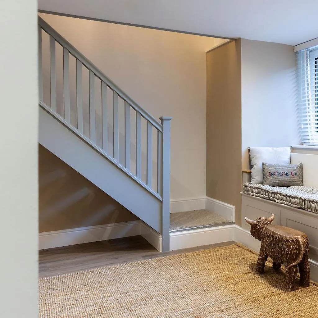 Elegant Cottage With Garden In Gower Bishopston Holiday home