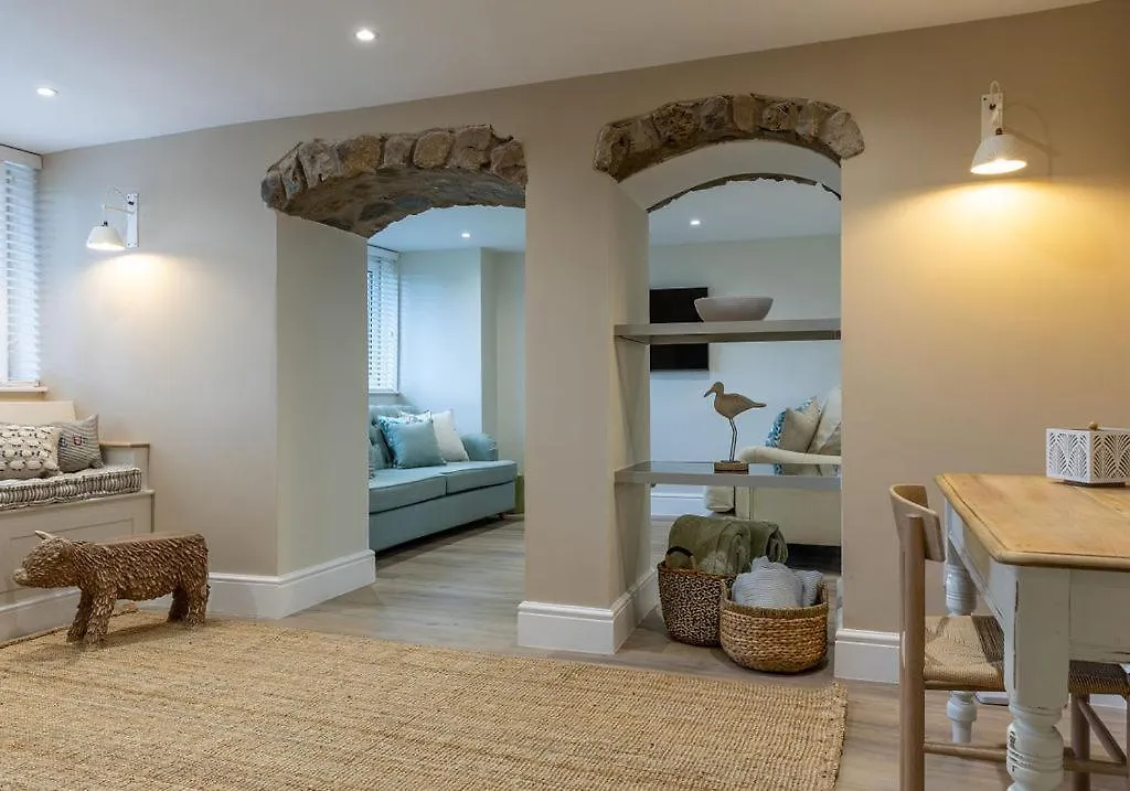 Holiday home Elegant Cottage With Garden In Gower Bishopston