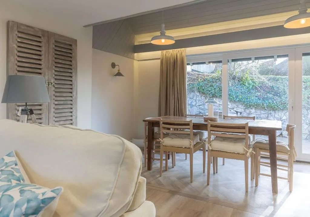 Elegant Cottage With Garden In Gower Bishopston United Kingdom