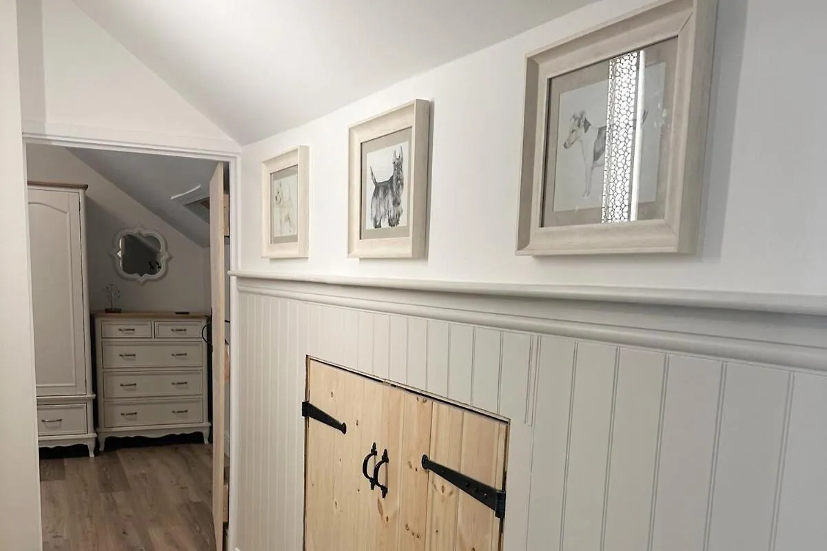 Elegant Cottage With Garden In Gower Bishopston 0*,  United Kingdom