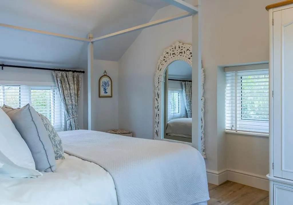 Holiday home Elegant Cottage With Garden In Gower Bishopston United Kingdom