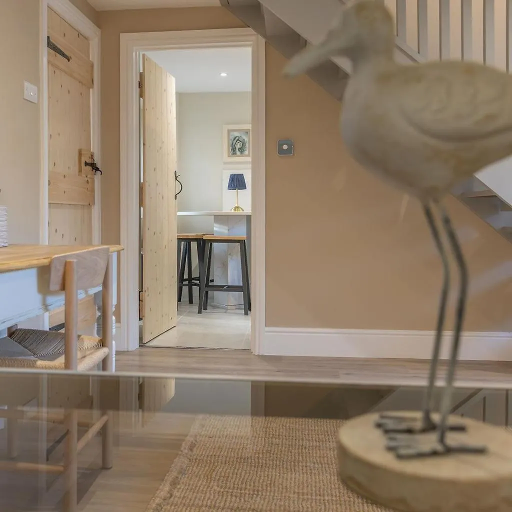 Elegant Cottage With Garden In Gower Bishopston United Kingdom