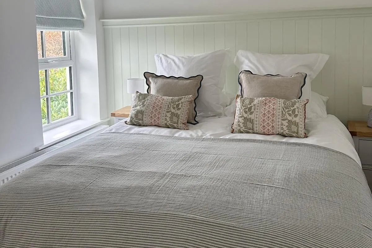 Elegant Cottage With Garden In Gower Bishopston Holiday home