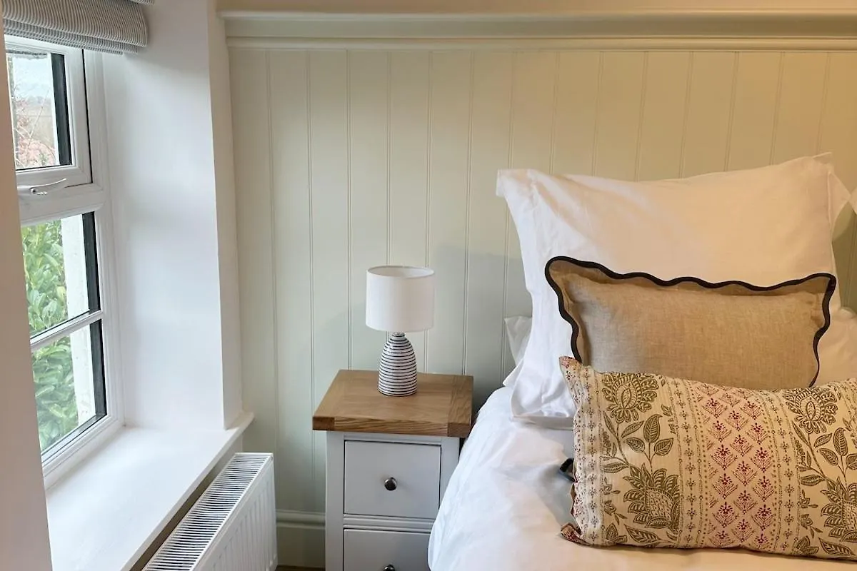 Holiday home Elegant Cottage With Garden In Gower Bishopston United Kingdom
