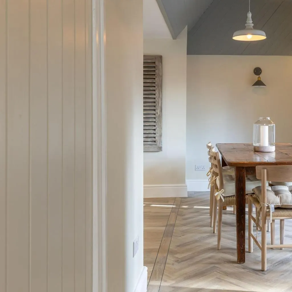 Holiday home Elegant Cottage With Garden In Gower Bishopston