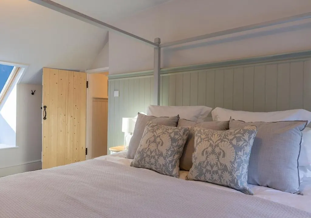 Elegant Cottage With Garden In Gower Bishopston Holiday home