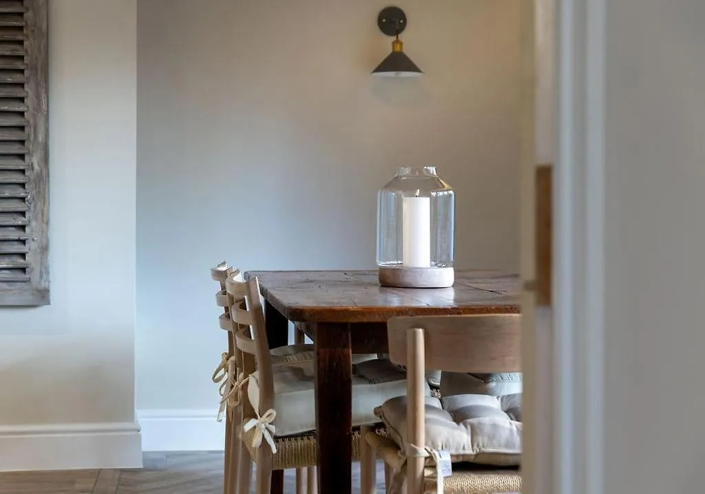 Holiday home Elegant Cottage With Garden In Gower Bishopston